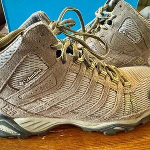 Columbia Beige Outdoor Boots